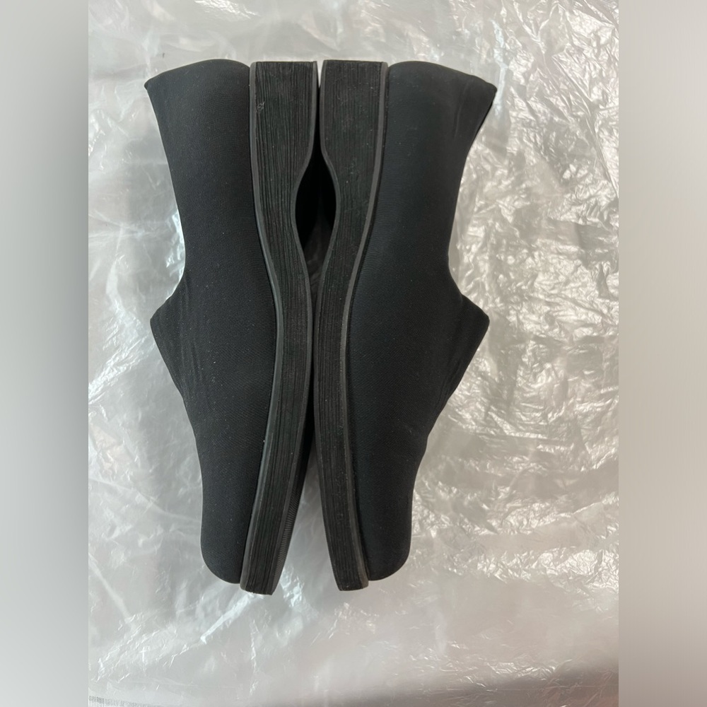 L.L. Bean slip on women shoes, black, size 8.5 - Picture 7 of 8